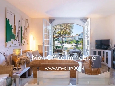 Maison de luxe de 5 pièces en vente à Grimaud, Provence-Alpes-Côte d'Azur