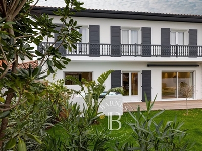 Anglet, Golf De Biarritz, Maison De 156 M² Avec Jardin