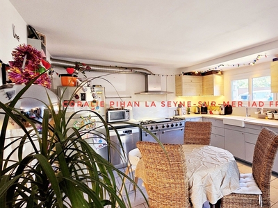 Maison traditionnelle 4 pièces de 100 m² à La Seyne-sur-Mer (83500)