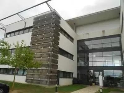 Location de bureau de 385 m² à Saint-Cyr-sur-Loire - 37540