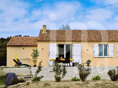 Maison 4 pièces de 84 m² à Sillans-la-Cascade (83690)