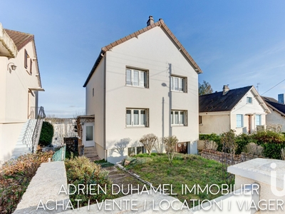 Maison 6 pièces de 140 m² à Bonnières-sur-Seine (78270)