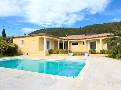 Maison de luxe de 186 m2 en vente Solliès-Pont, Provence-Alpes-Côte d'Azur