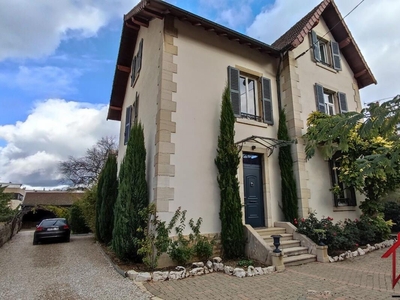 Vente maison 10 pièces 210 m² Lons-le-Saunier (39000)