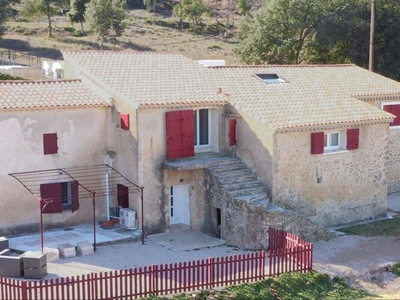 Vente maison 10 pièces 220 m² Peyrolles-en-Provence (13860)
