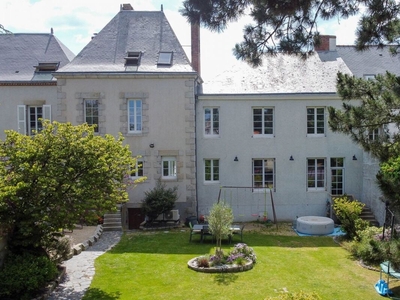 Vente maison 10 pièces 236 m² Les Lucs-sur-Boulogne (85170)
