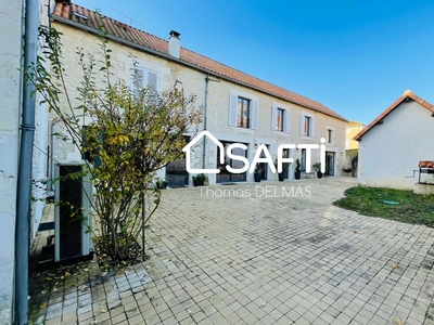 Vente maison 10 pièces 335 m² Neuville-de-Poitou (86170)