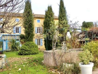 Vente maison 11 pièces 275 m² Saint-Paul-Trois-Châteaux (26130)