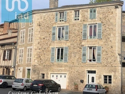 Vente maison 11 pièces 287 m² Nontron (24300)