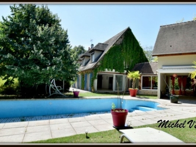 Vente maison 11 pièces 355 m² Moulins (03000)