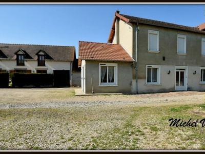 Vente maison 12 pièces 222 m² Moulins (03000)