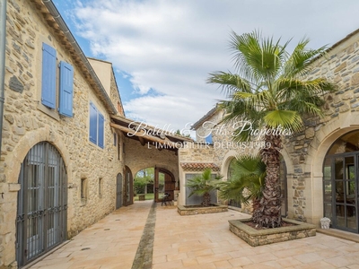 Vente maison 18 pièces 743 m² Uzès (30700)