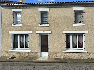 Vente maison 3 pièces 73 m² Moutiers-sous-Argenton (79150)