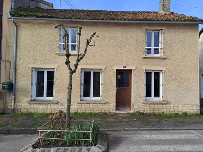 Vente maison 3 pièces 83 m² Reffannes (79420)