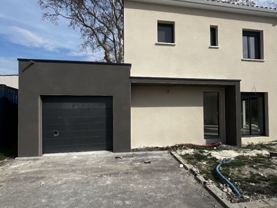 Vente maison 4 pièces 108 m² Montélimar (26200)