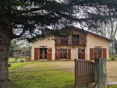 Vente maison 4 pièces 122 m² Cazaubon (32150)