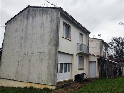 Vente maison 4 pièces 67 m² Montguyon (17270)