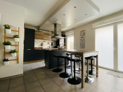 Vente maison 4 pièces 81 m² Carbon-Blanc (33560)