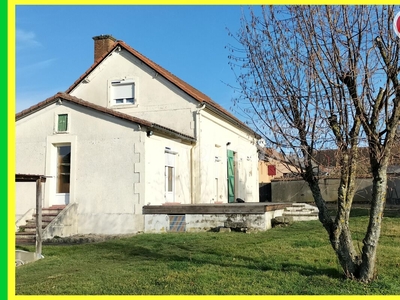 Vente maison 5 pièces 117 m² Chambon-sur-Voueize (23170)