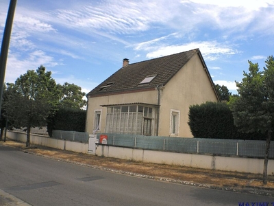 Vente maison 5 pièces 118 m² Saint-Hilaire-de-Court (18100)