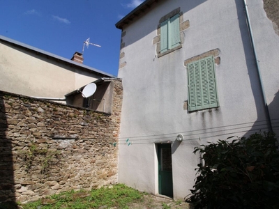 Vente maison 5 pièces 124 m² Bourganeuf (23400)