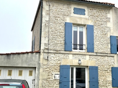 Vente maison 5 pièces 150 m² Saint-Jean-d'Angély (17400)