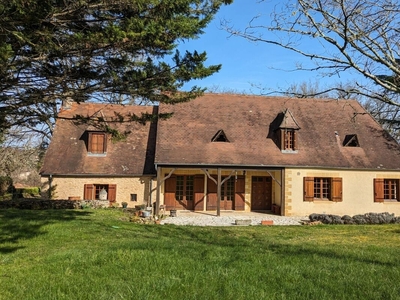 Vente maison 5 pièces 152 m² Saint-Cyprien (24220)