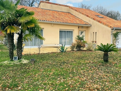 Vente maison 5 pièces 159 m² Naintré (86530)