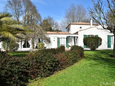 Vente maison 5 pièces 190 m² Aigrefeuille-d'Aunis (17290)