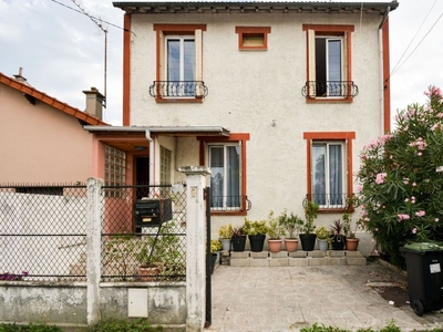 Vente maison 5 pièces 89 m² Le Blanc-Mesnil (93150)