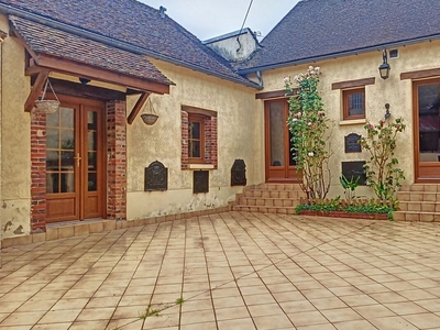 Vente maison 6 pièces 130 m² Villeneuve-sur-Yonne (89500)