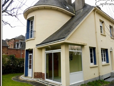 Vente maison 6 pièces 176 m² Neufchâtel-en-Bray (76270)