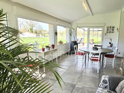 Vente maison 6 pièces 189 m² Lons-le-Saunier (39000)