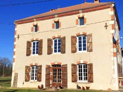 Vente maison 6 pièces 234 m² Saint-Sornin-la-Marche (87210)