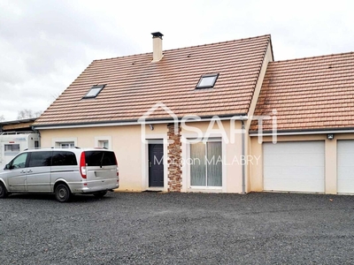 Vente maison 7 pièces 130 m² Sablé-sur-Sarthe (72300)