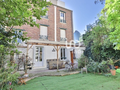 Vente maison 7 pièces 156 m² Courbevoie (92400)