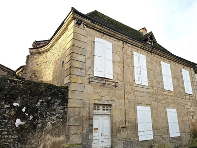 Vente maison 7 pièces 160 m² Saint-Céré (46400)