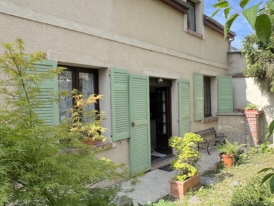 Vente maison 7 pièces 173 m² Montereau-Fault-Yonne (77130)