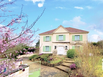 Vente maison 7 pièces 200 m² Saint-Arnoult-en-Yvelines (78730)