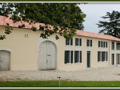 Vente maison 7 pièces 260 m² Barbezieux-Saint-Hilaire (16300)