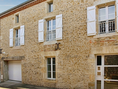Vente maison 7 pièces 270 m² Aire-sur-l'Adour (40800)