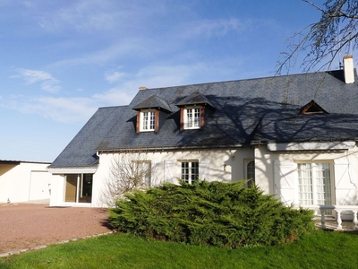 Vente maison 8 pièces 163 m² Saumur (49400)