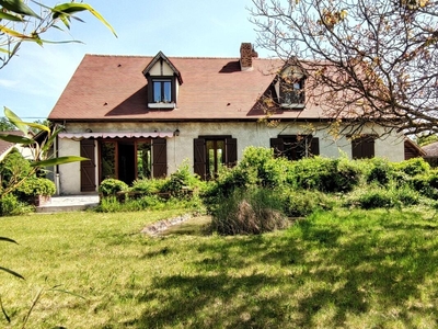 Vente maison 8 pièces 174 m² Neuville-sur-Oise (95000)