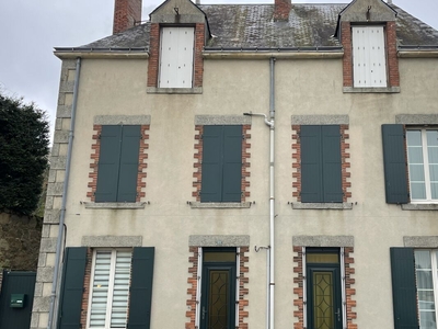 Vente maison 8 pièces 185 m² Pouzauges (85700)