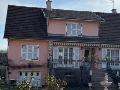 Vente maison 8 pièces 205 m² Saint-Rémy (71100)