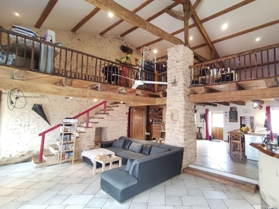 Vente maison 9 pièces 180 m² Sommières-du-Clain (86160)