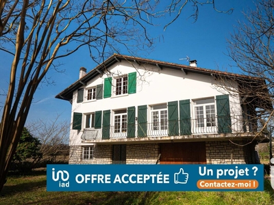 Vente maison 9 pièces 200 m² Saint-Laurent-de-Gosse (40390)