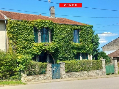 Vente maison 9 pièces 205 m² Châtillon-sur-Saône (88410)