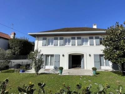 Vente maison 9 pièces 257 m² Bayonne (64100)