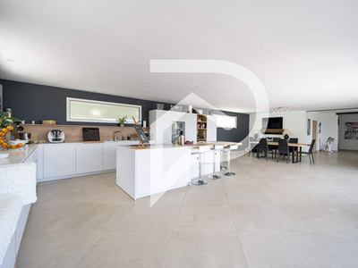Vente maison 9 pièces 314 m² Rochefort-du-Gard (30650)